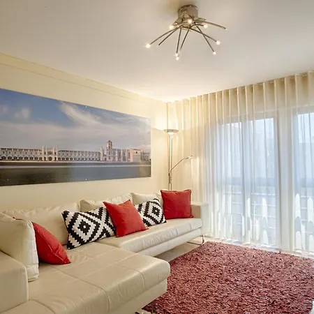 Executive In The Heart Of * Lisbon